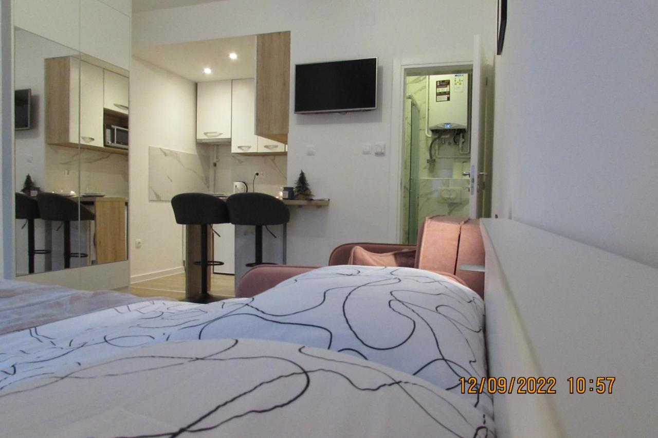 Studio Apartman Oboj Maksimir Self Check In Zagreb Exterior photo